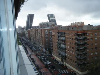 Madrid Studio Apartments - image 9