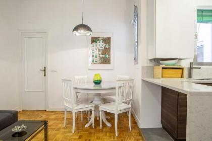 Lovely and Chic 1 Bedroom Apartment next to Atocha - image 14