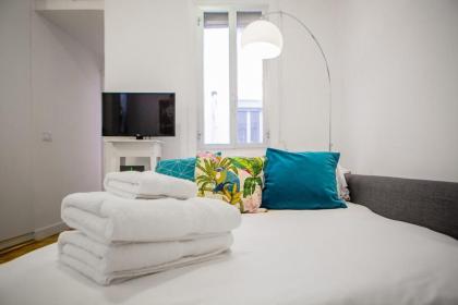 Lovely and Chic 1 Bedroom Apartment next to Atocha - image 3
