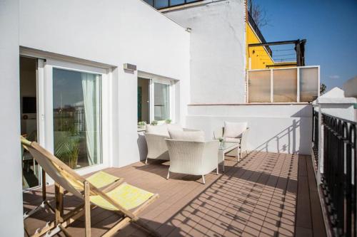 Stunning 1 bed w/sunny terrace in Madrid Center - image 2