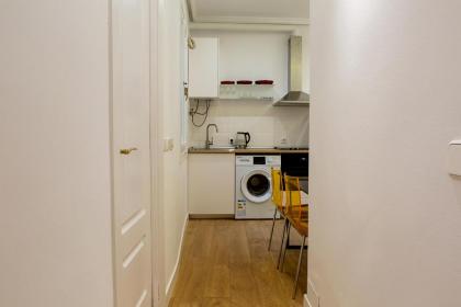 Lovely 1Bed in heart of Madrid - 2 min from tube - image 16