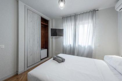 Private room in shared chalet Alameda Osuna 8 in Madrid