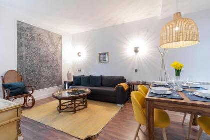 Bright & Cosy One Bedroom Apt in the heart of Madrid - image 1