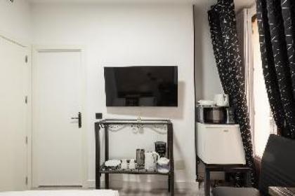 Double Room | Complimentary Breakfast | H101 Madrid 