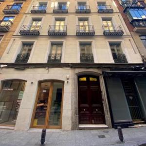 NQN Aparts  Suites