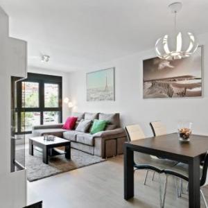 Stunning 2 Bed Apt Sleeps 6 nr Adelfas