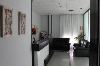 Hotel Barajas Plaza - image 1