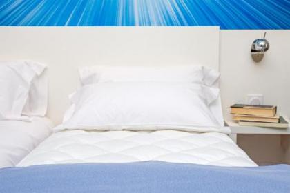Blume Cruz Suites - image 12