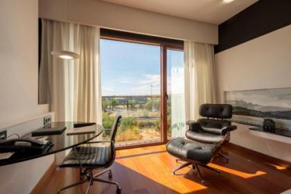 Hilton Madrid Airport - image 12