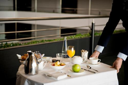 Hilton Madrid Airport - image 2