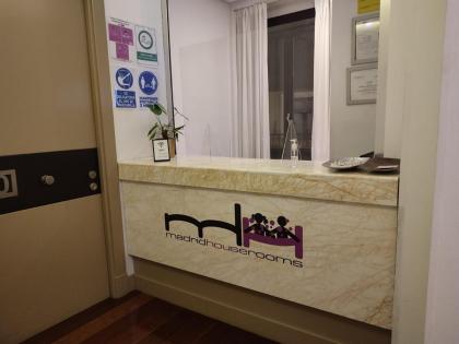 Madrid House Rooms - image 25