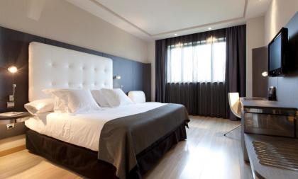 Hotel Maydrit Airport - image 1
