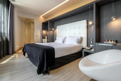 Hotel Maydrit Airport - image 14