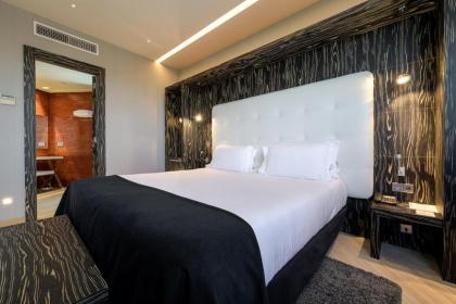 Hotel Maydrit Airport - image 17