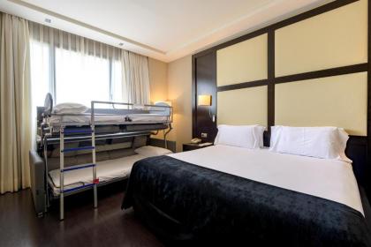 Hotel Maydrit Airport - image 8