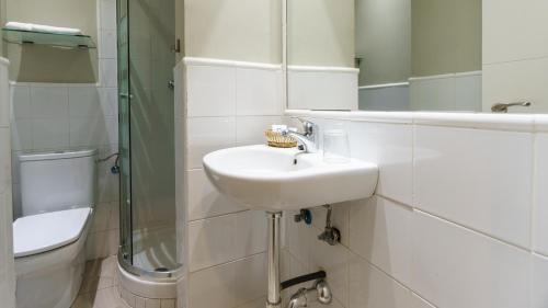 Hostal Madrid - image 7