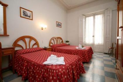 Hostal Continental - image 4