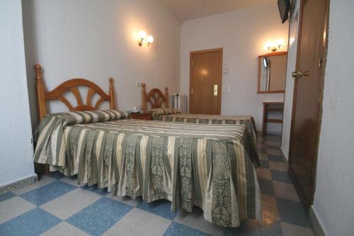 Hostal Continental - image 6