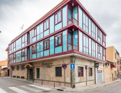 Hostal Viky - image 1