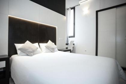 Alhambra Suites - image 13