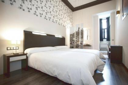 Alhambra Suites - image 14