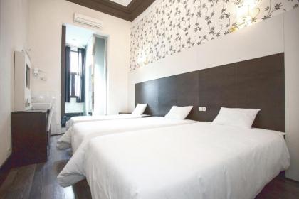 Alhambra Suites - image 15