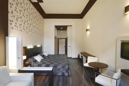 Alhambra Suites - image 2