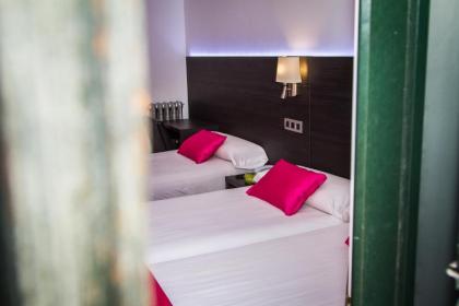 Hostal Marlasca - image 12