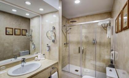 Gran Hotel Sercotel Conde Duque - image 11