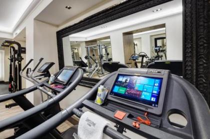 Gran Hotel Sercotel Conde Duque - image 17