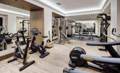 Gran Hotel Sercotel Conde Duque - image 18