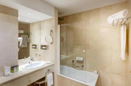 Gran Hotel Sercotel Conde Duque - image 8