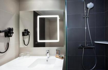 Novotel Madrid Center - image 10