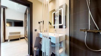 Novotel Madrid Center - image 12