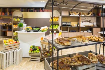 Novotel Madrid Center - image 17