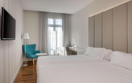 NH Madrid Nacional - image 5