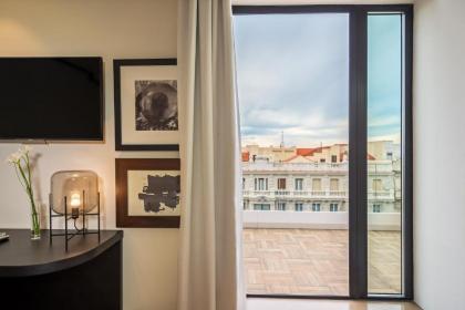 H10 Puerta de Alcala - image 12