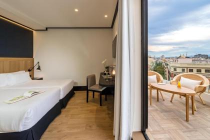 H10 Puerta de Alcala - image 13