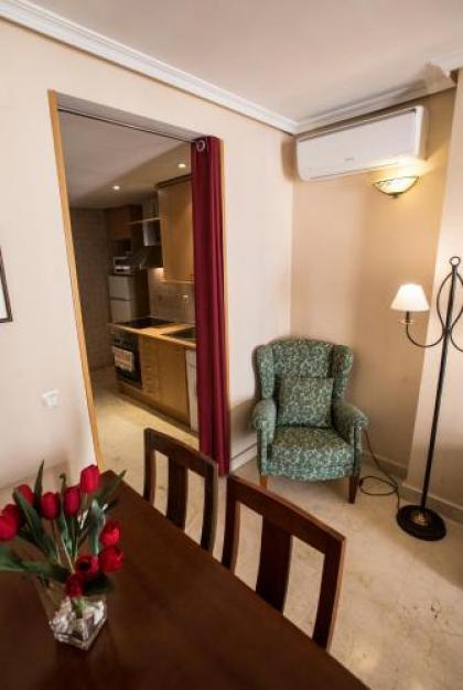 Apartamentos Caballero de Gracia - image 14