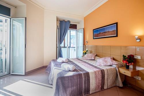 INTER Puerta del Sol Pension - main image