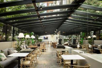 ICON Embassy by Petit Palace - image 1
