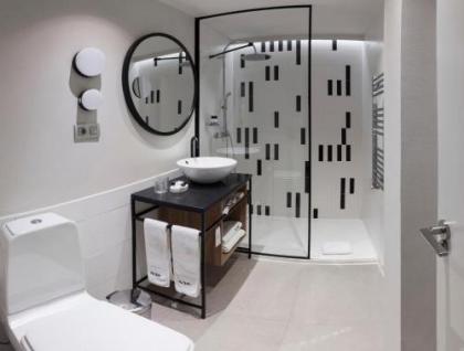 ICON Embassy by Petit Palace - image 12