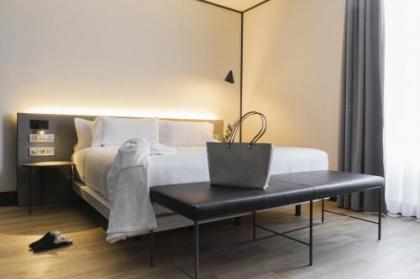 ICON Embassy by Petit Palace - image 2