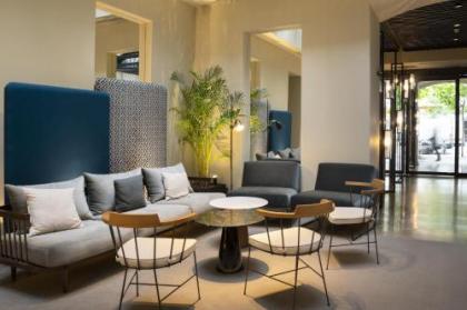 ICON Embassy by Petit Palace - image 9