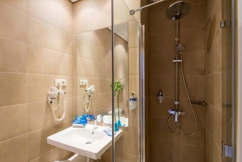 Hotel Madrid Gran Via 25 managed by Melia - image 5