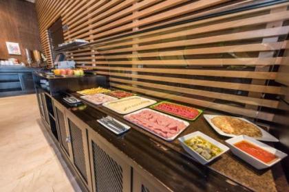 Hotel Mercader - image 9