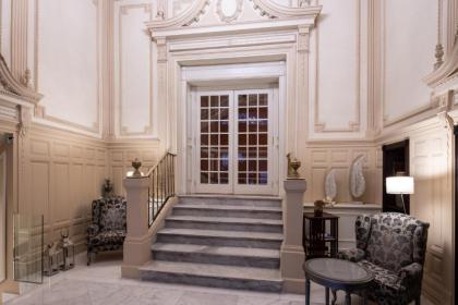 Catalonia Las Cortes - image 15