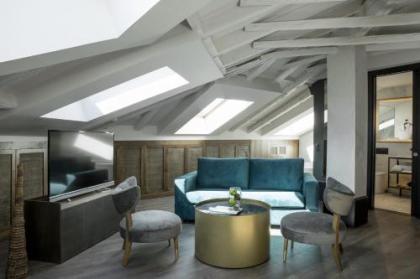 ICON Wipton by Petit Palace - image 4