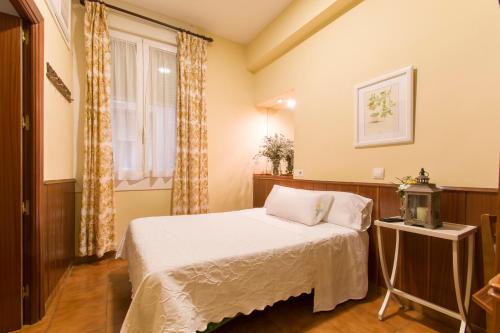 Hostal La Vera - main image
