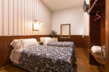 Hostal La Vera - image 2
